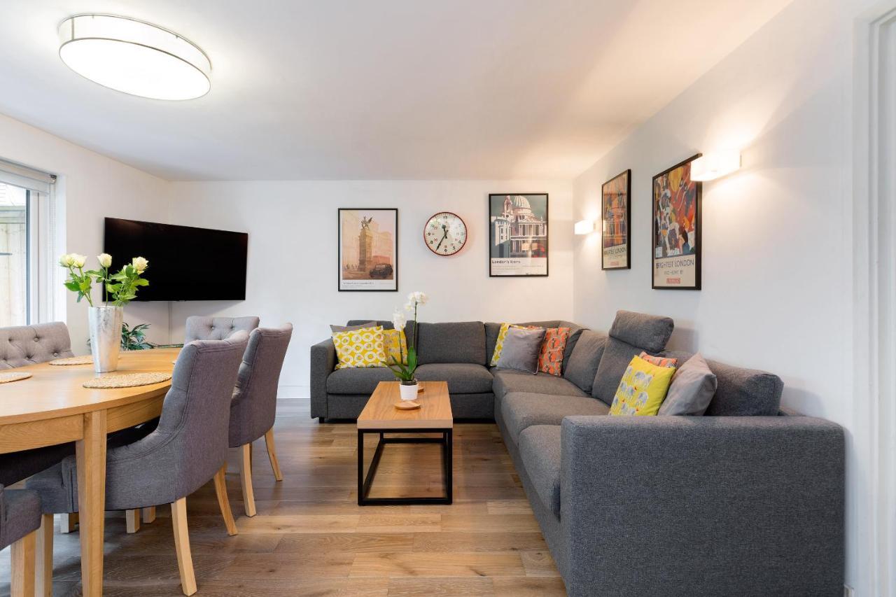 Spacious 3 Bedroom In Covent Garden Apartment London