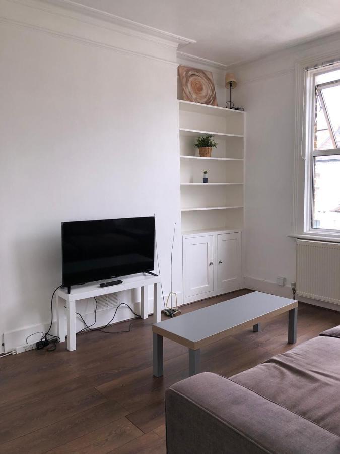 Apartamento Pleasant Two Bed-Room Flat Near Portobello Market Londres