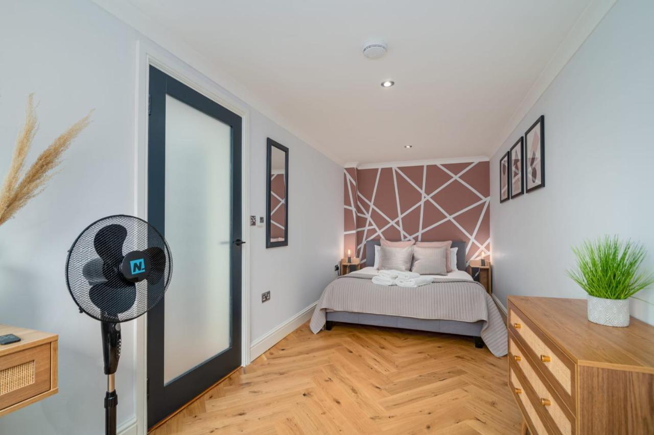 Guestready - Unique Near Wimbledon With Gorgeous Deck And Parking Casa de férias *