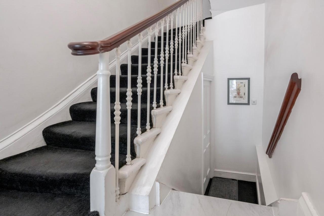 Oxford Street Homestay London