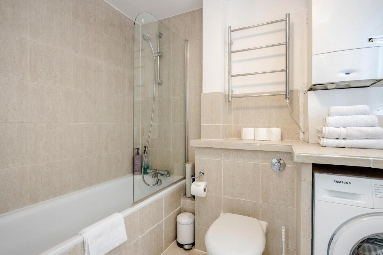 Homestay Oxford Street *