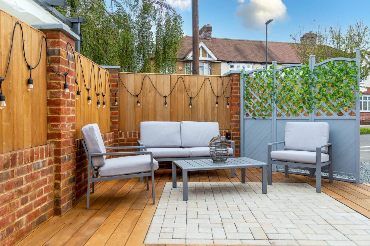 Casa de férias Guestready - Unique Near Wimbledon With Gorgeous Deck And Parking Londres