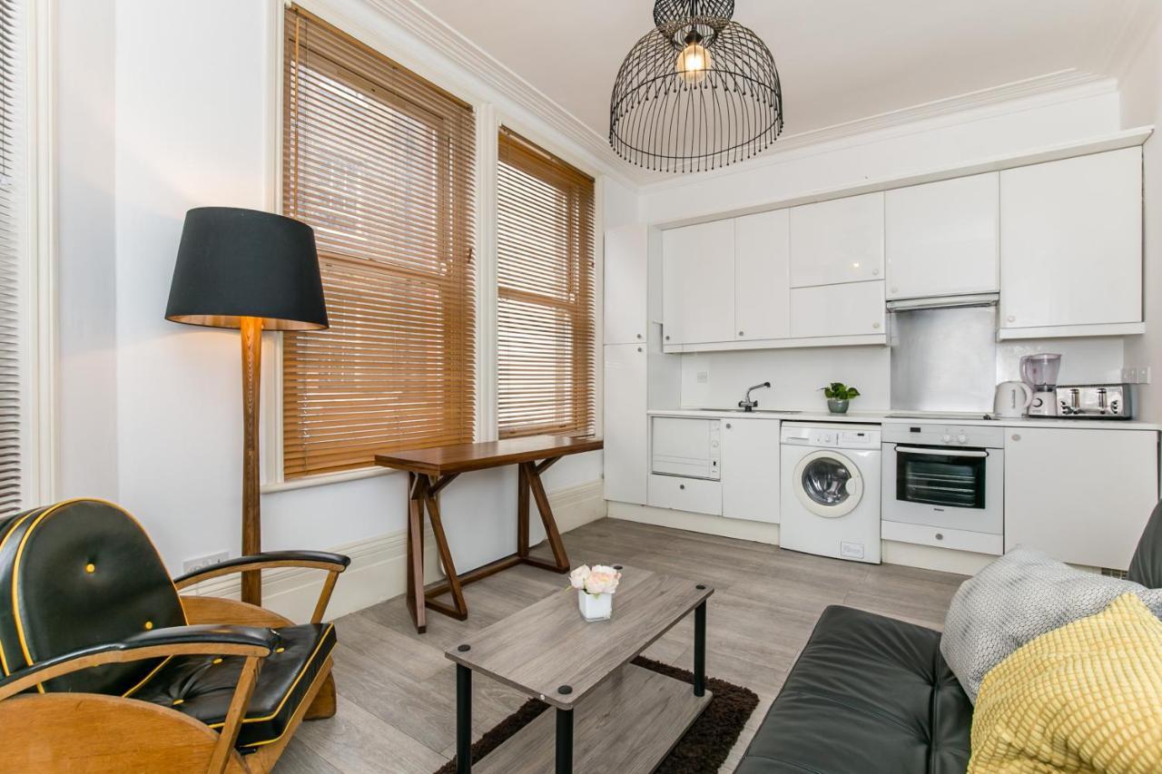 Radio - Covent Garden Apartment London