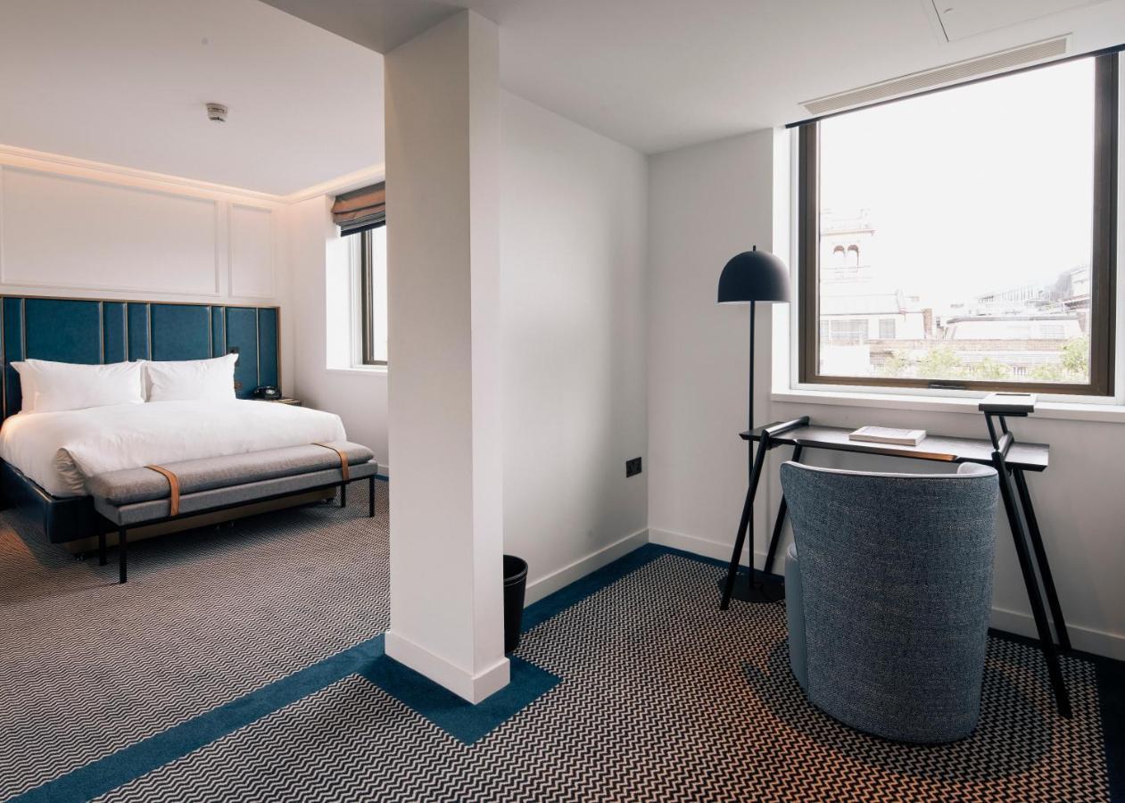 Page8, Page Hotel Londres