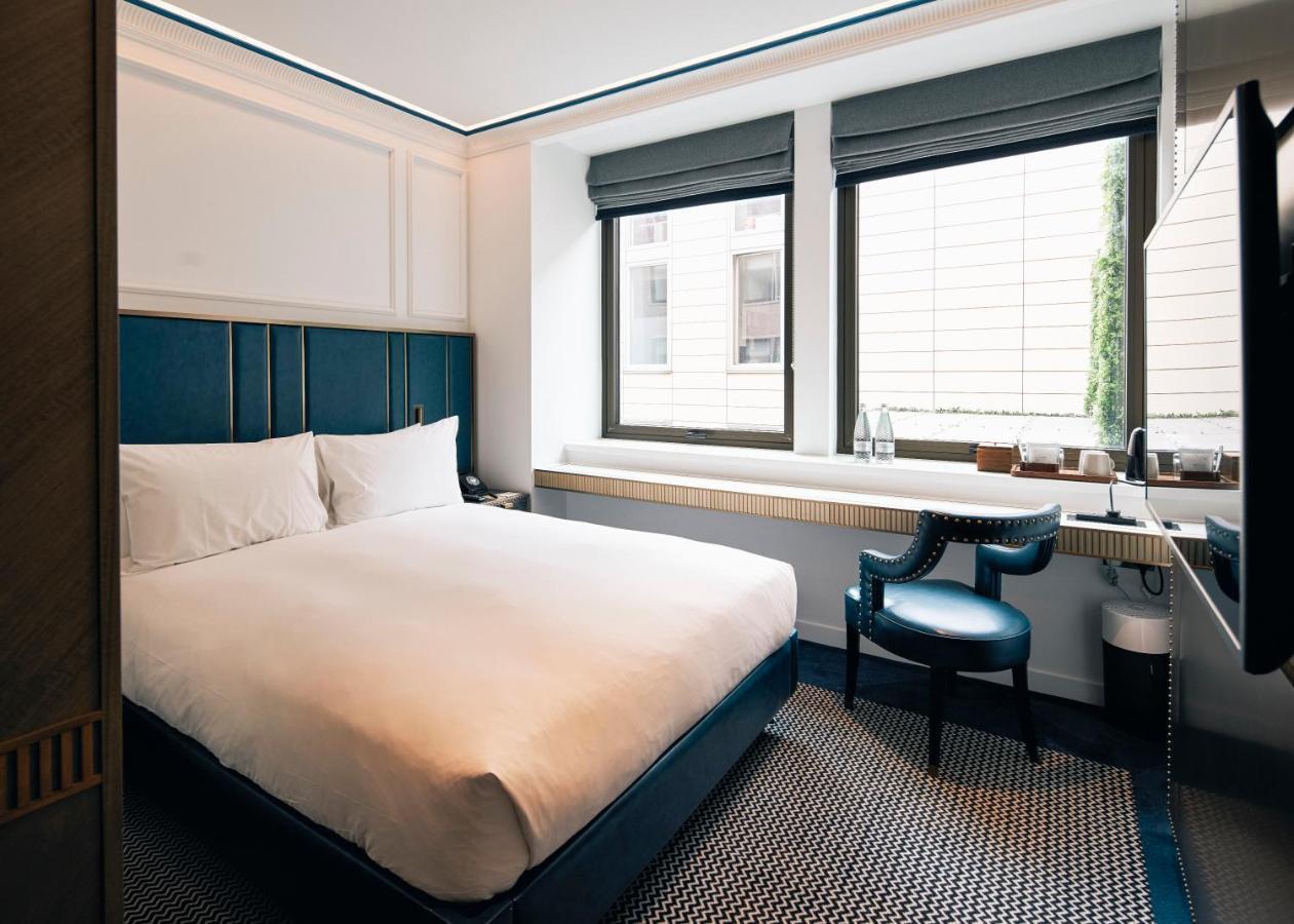 Page8, Page Hotel Londres