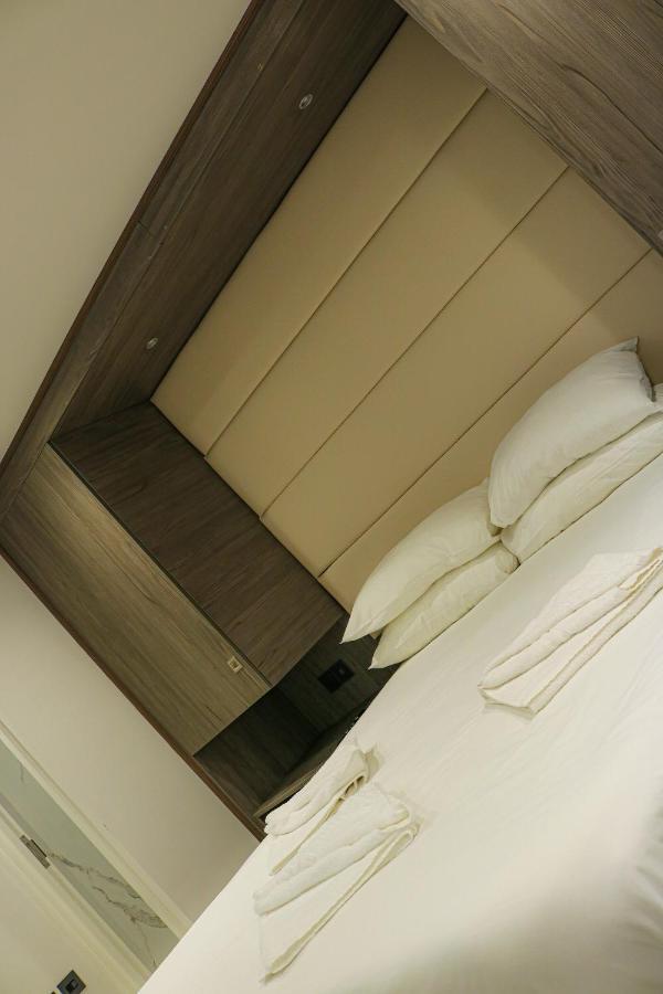 Imperial Court Apartment *