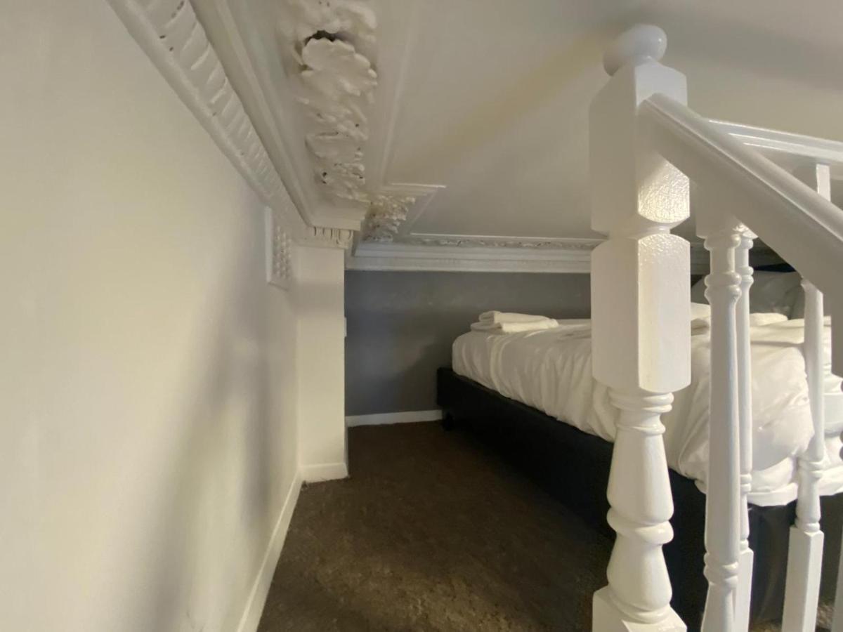 F5- Mezzanine Fits 3 Near Paddington * London