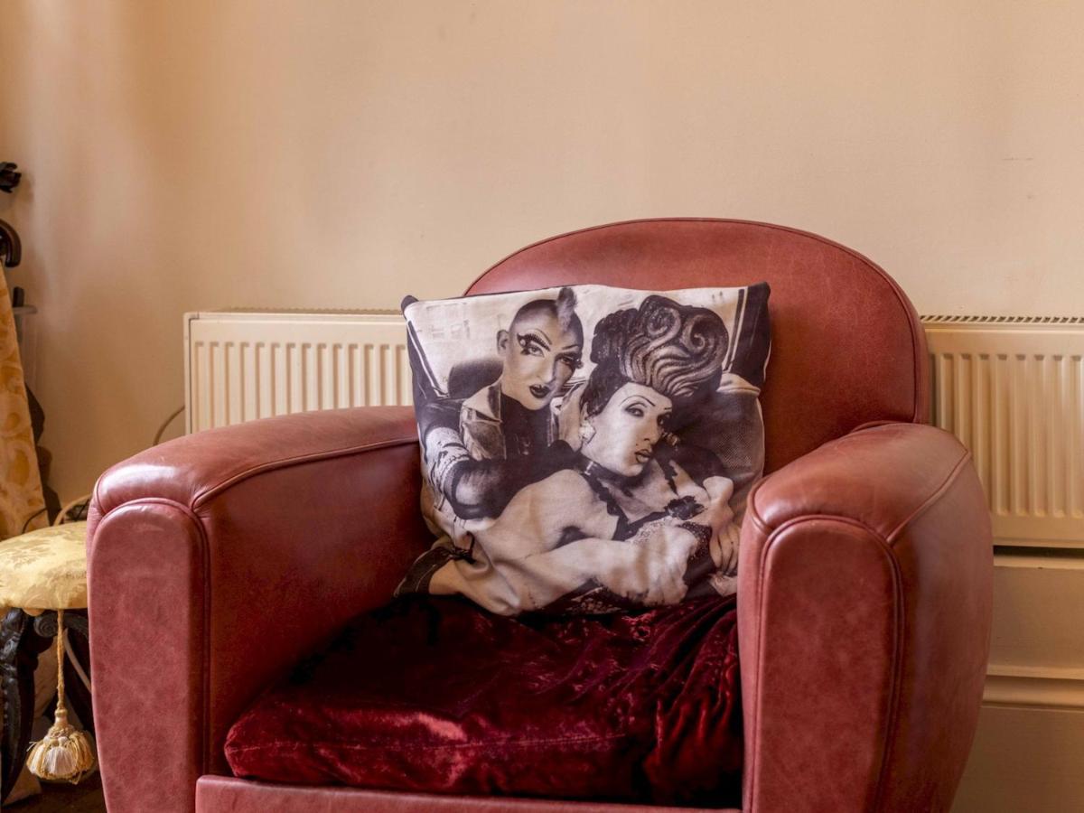 Pass The Keys Split-floors Antique In Portobello Road Apartment *