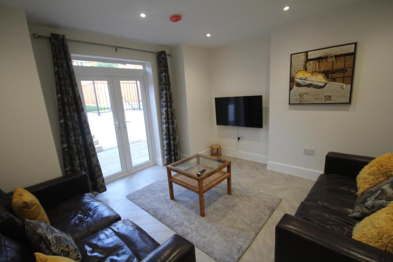 Eversley's Mews