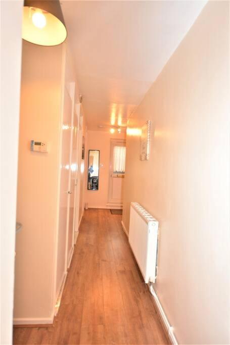 Apartamento Spacious 2bedroom With Patio By Excel Centre Londres