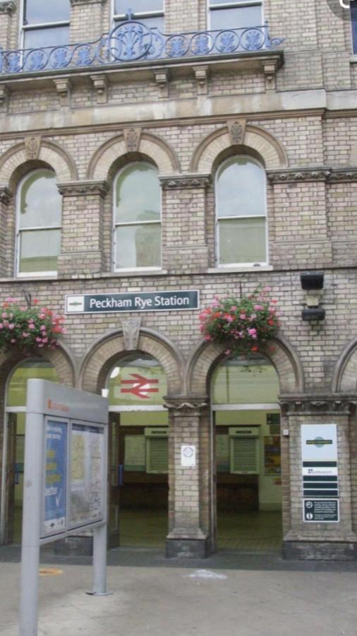 Garden Oasis Apartment: Central, Private & Parking Apartment London