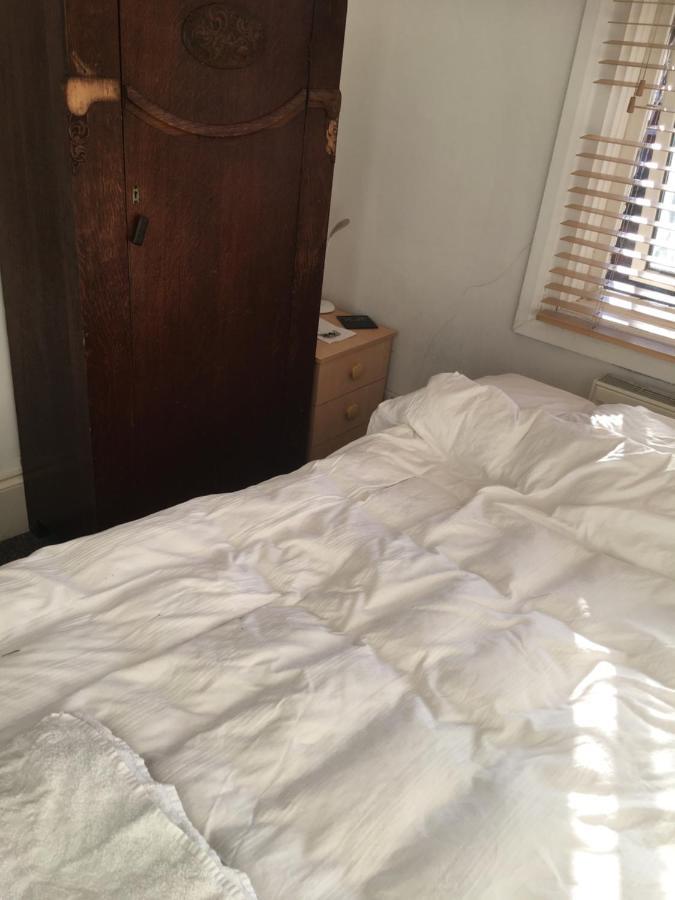 Small Bed Homestay London