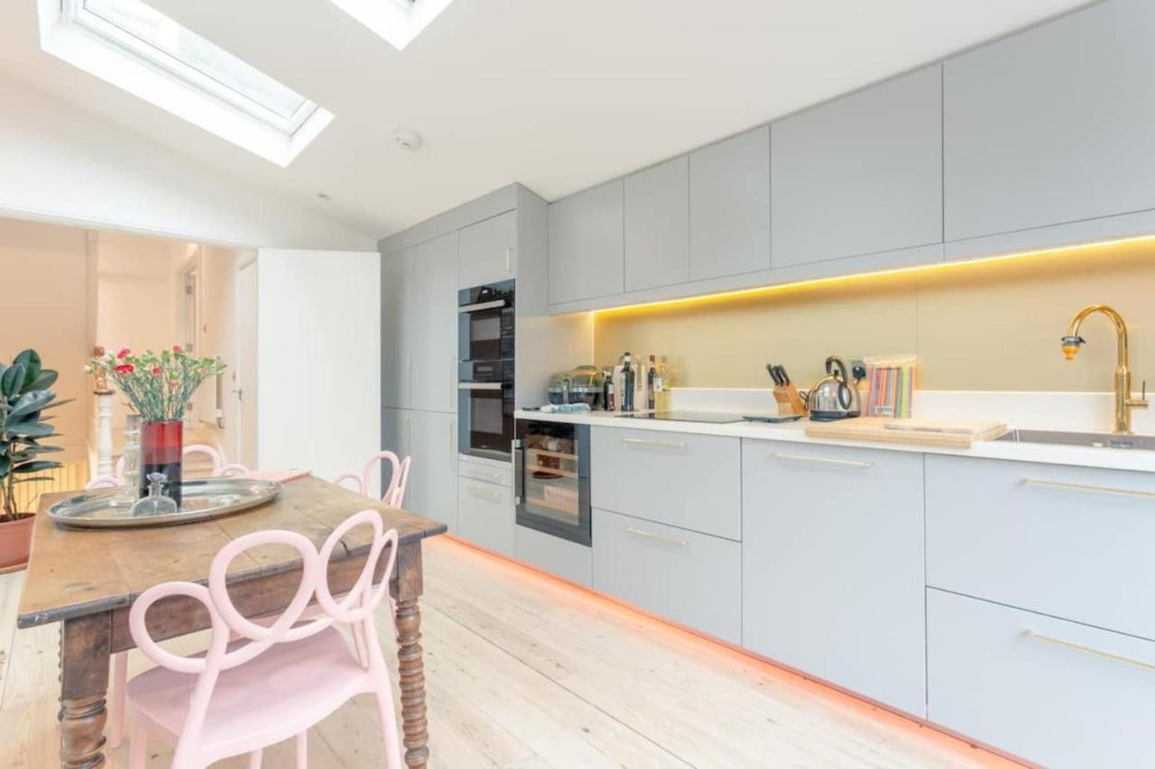 Stylish 2 Bedroom In London