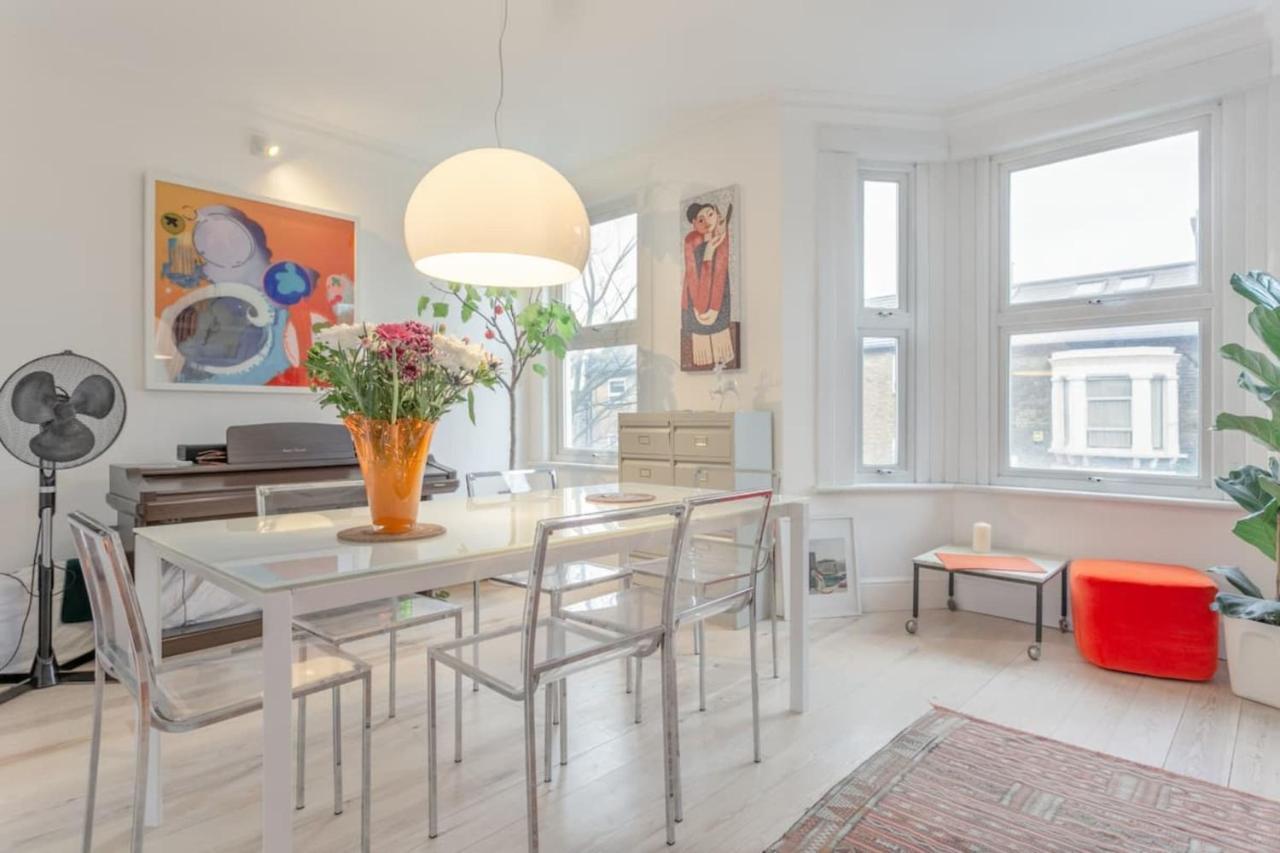 Apartment Stylish 2 Bedroom In *