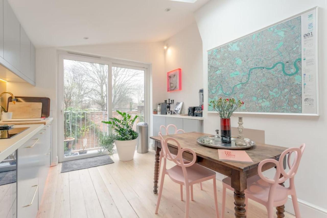 Apartment Stylish 2 Bedroom In London