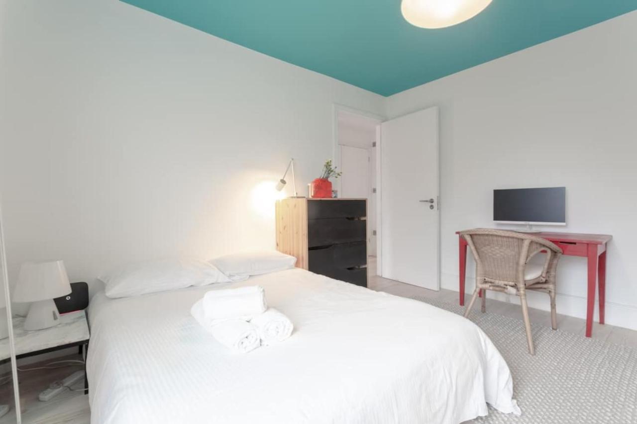Stylish 2 Bedroom In *