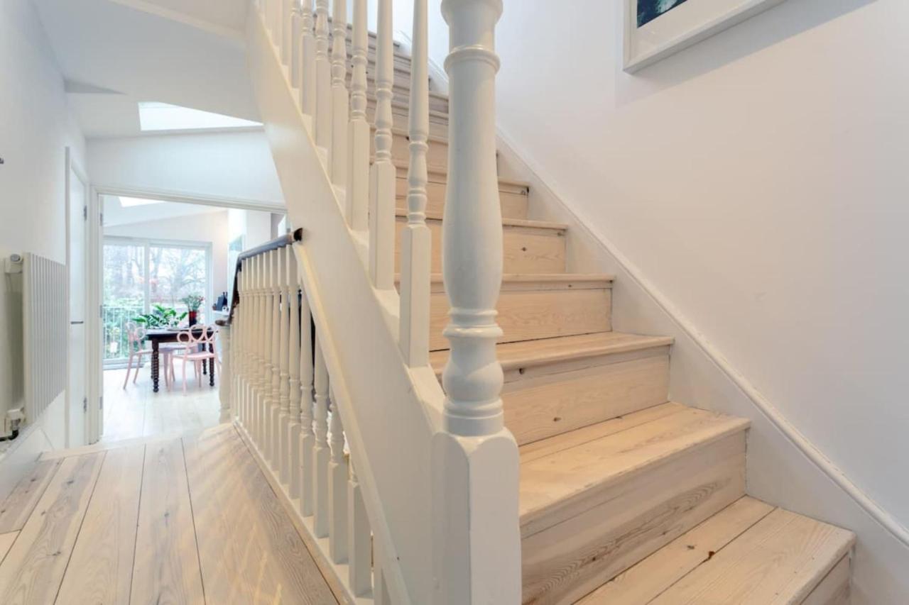 Stylish 2 Bedroom In *