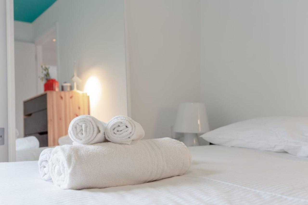 Stylish 2 Bedroom In * London