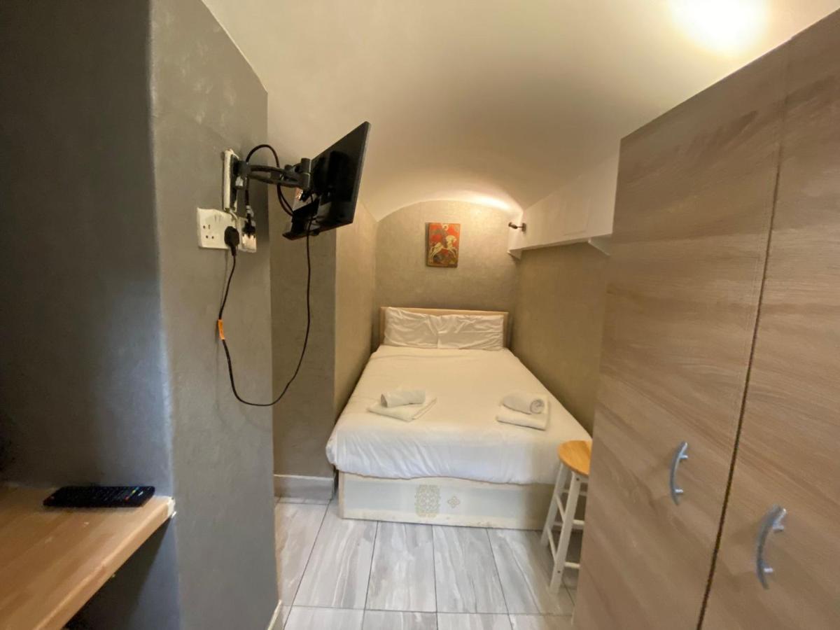 F24- Basement Single Studio Near Paddington