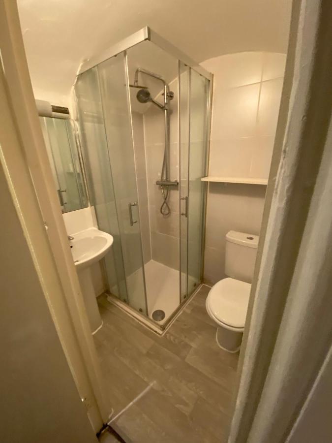 F24- Basement Single Studio Near Paddington *