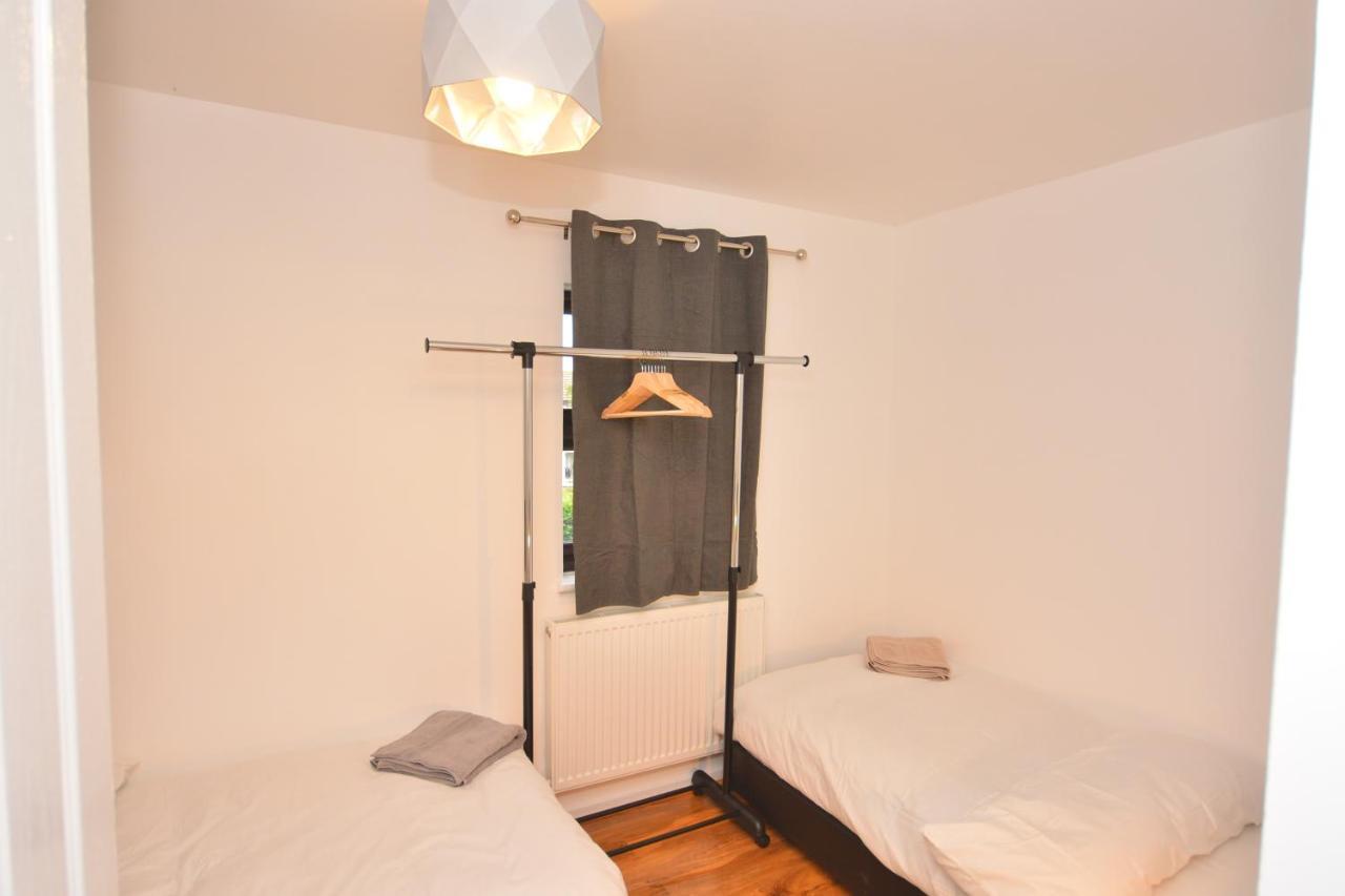 Apartment Newly Refurbished 3 Bedroom House London