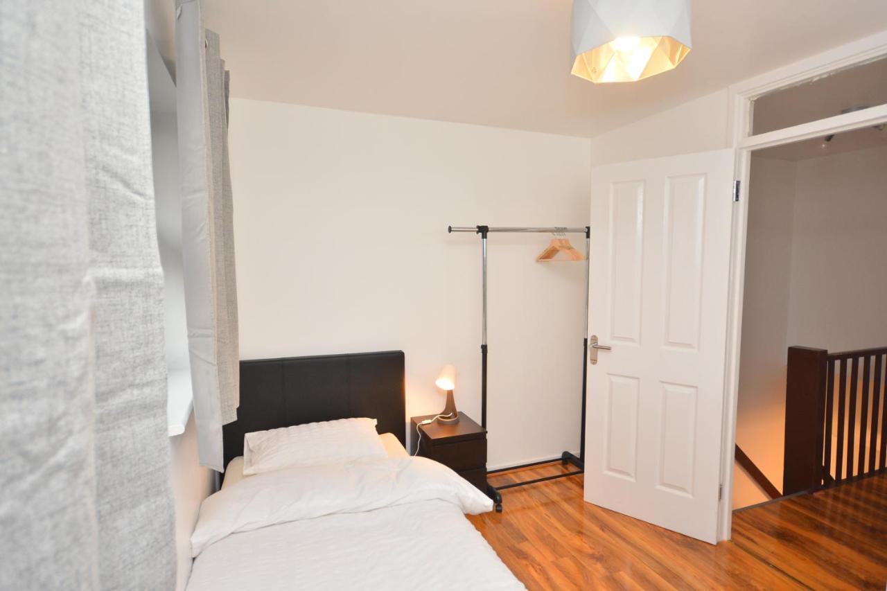 Newly Refurbished 3 Bedroom House * London