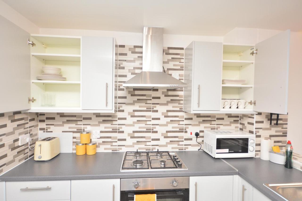 Newly Refurbished 3 Bedroom House London