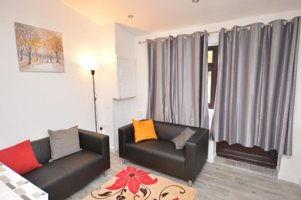 Newly Refurbished 3 Bedroom House * London