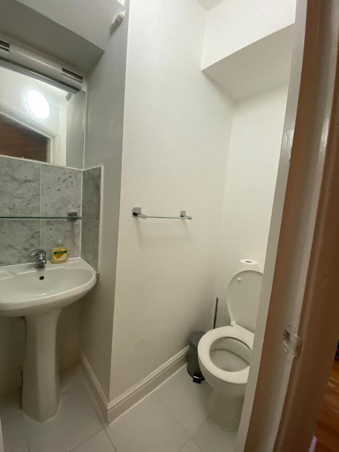 Apartamento F1-basement Studio Fits 3 Near Paddington *