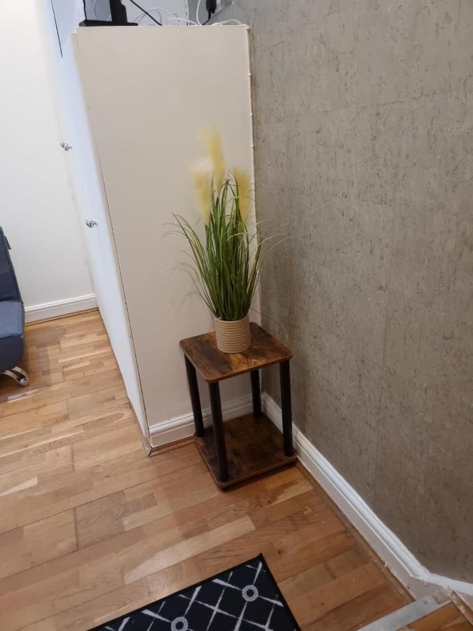 Apartamento F1-basement Studio Fits 3 Near Paddington Londres