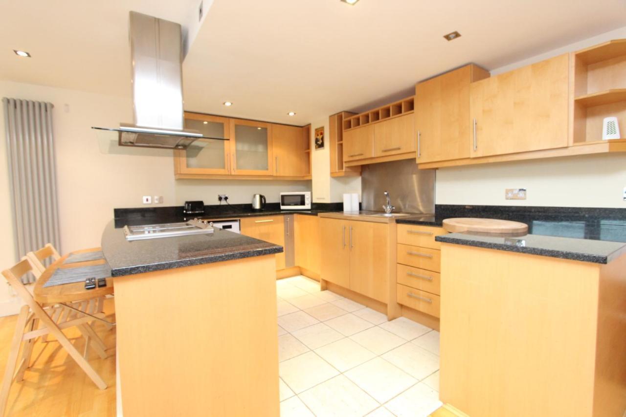 Lovely 2-bedroom In Docklands, E14 London