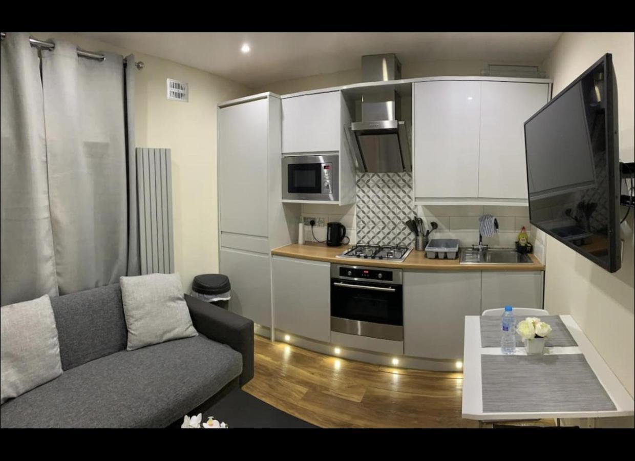 Charming 2-bed Apartment *