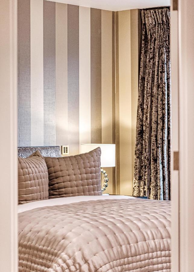 The Buckingham Royal Apartment