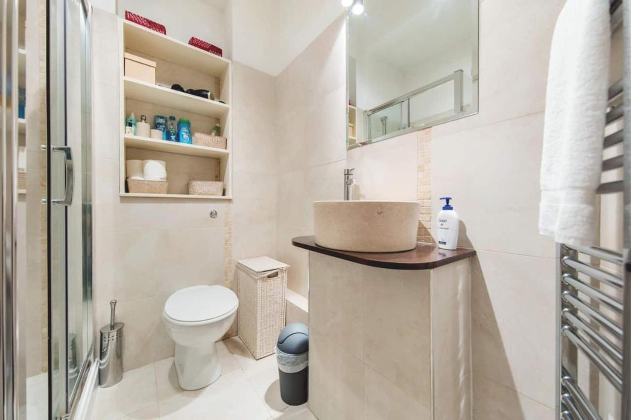 Franks Pied-a-terre In London-quiet,bright,central *
