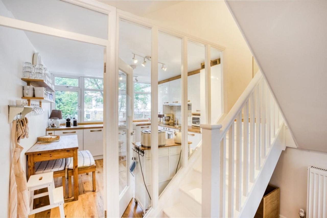 Homely 4 Bedroom House In Brixton Apartment *