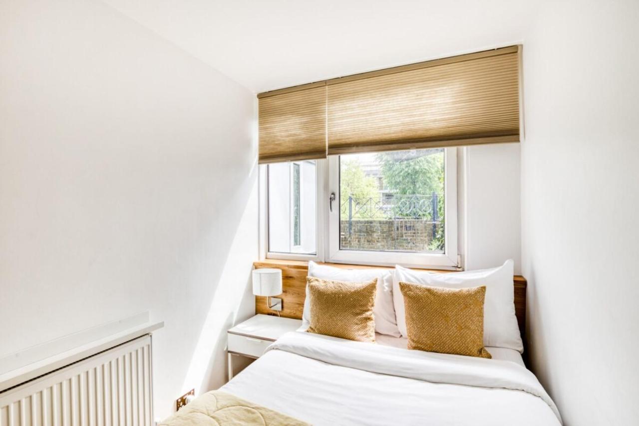 Homely 4 Bedroom House In Brixton Apartment