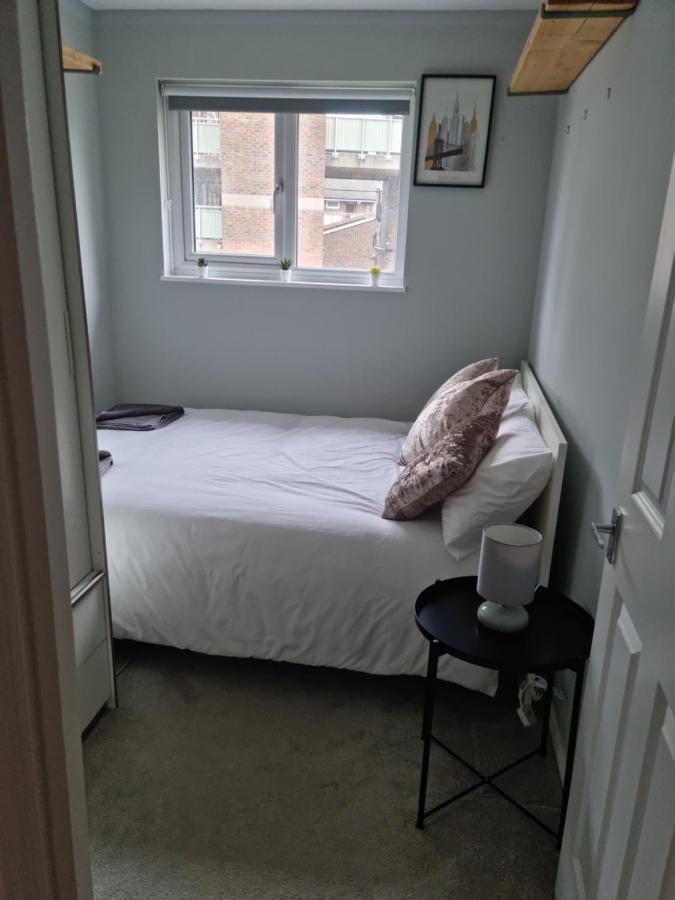 Apartment Bright, Spacious 4 Bed With A Jacuzzi! *