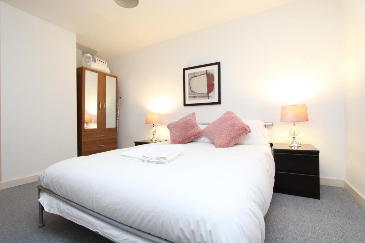 Apartment Spacious 1- Bedroom In E16