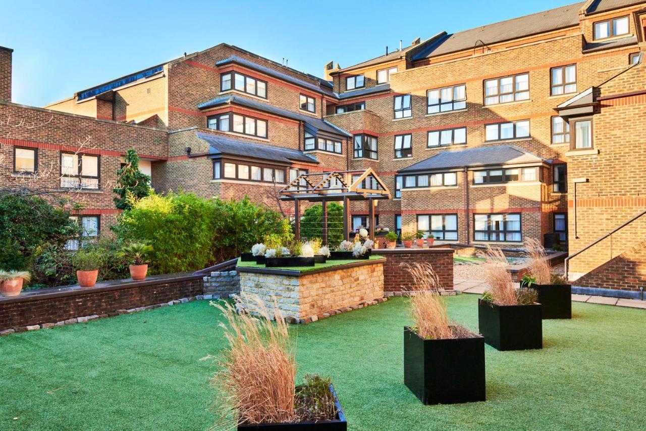 Monarch House - Serviced - Kensington Apartment *