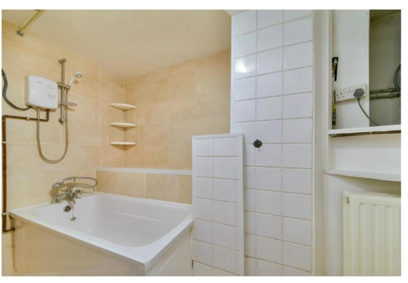 - Entire Lower Ground Floor - Only 7 Mins Walk Kings Cross St Pancras Station Apartamento Londres