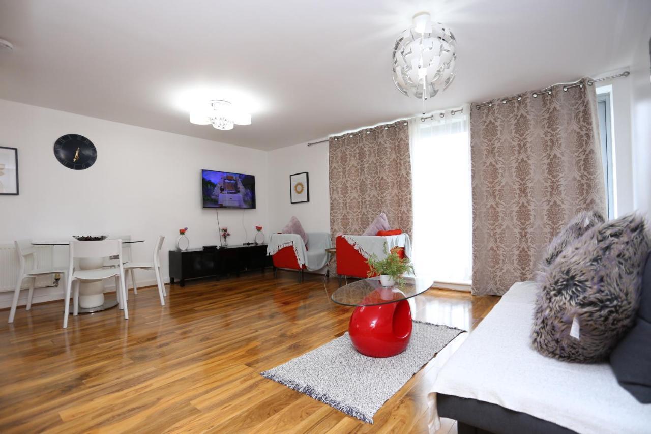 Hill House Riverview Apartment