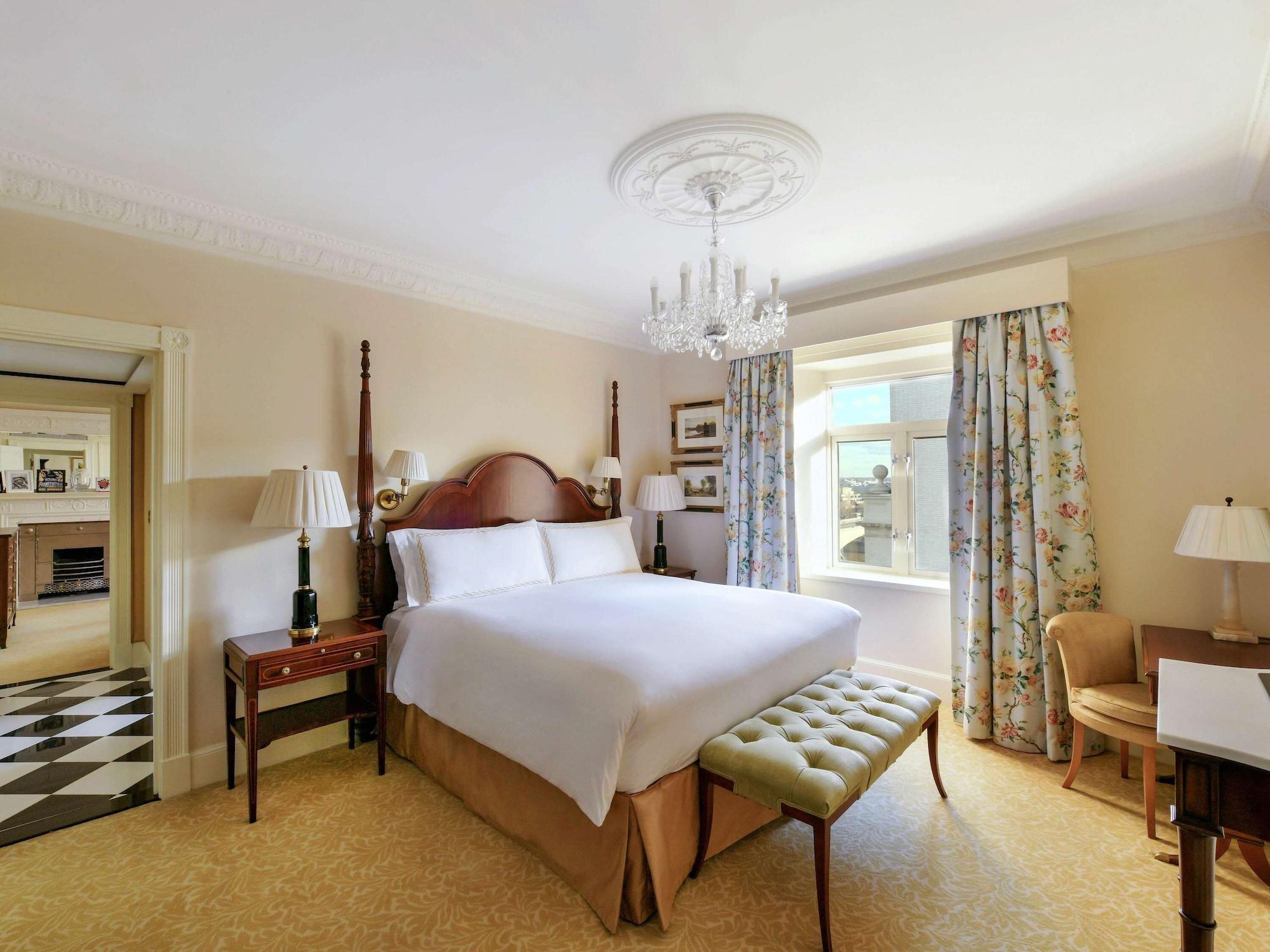 The Savoy Hotel 5*