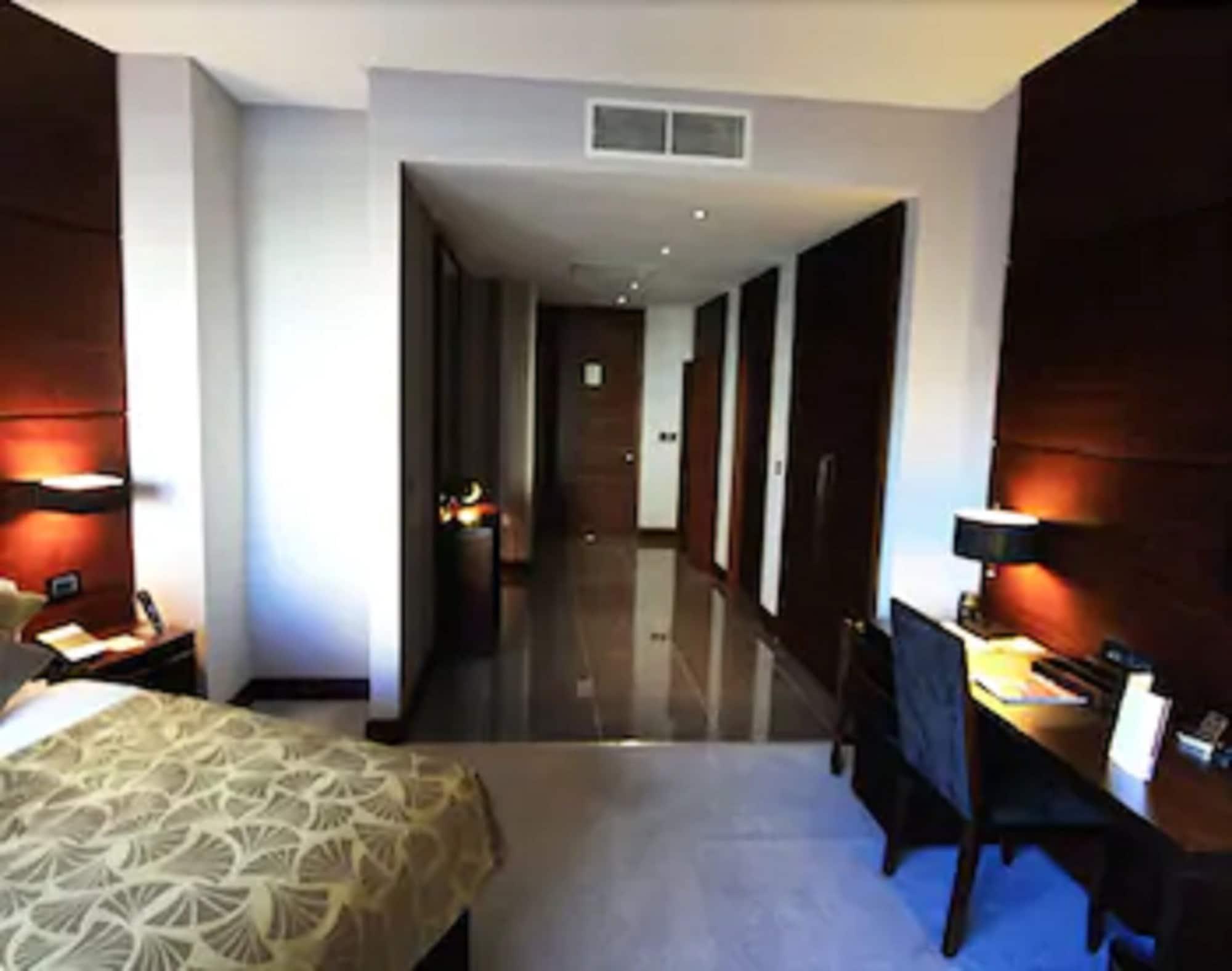 Rafayel & 5* London