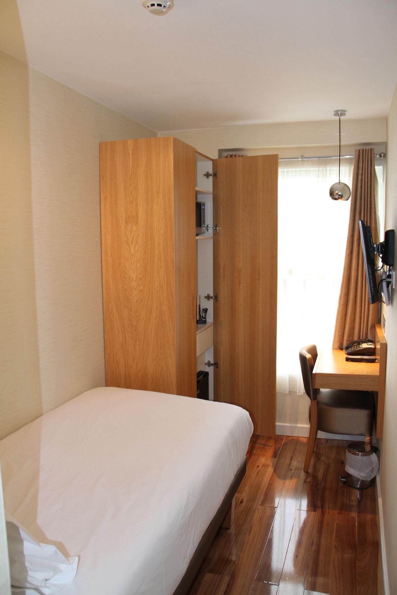 The Jade 3* London