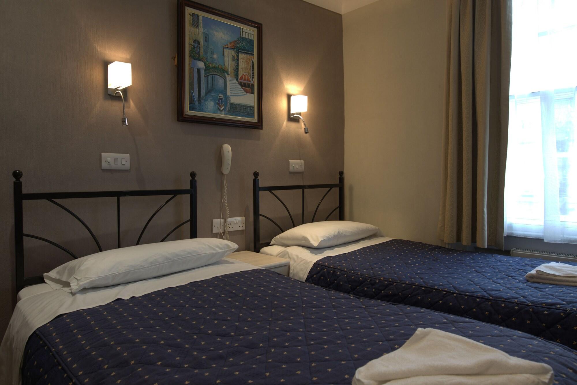 Hotel Central Hotel 2*