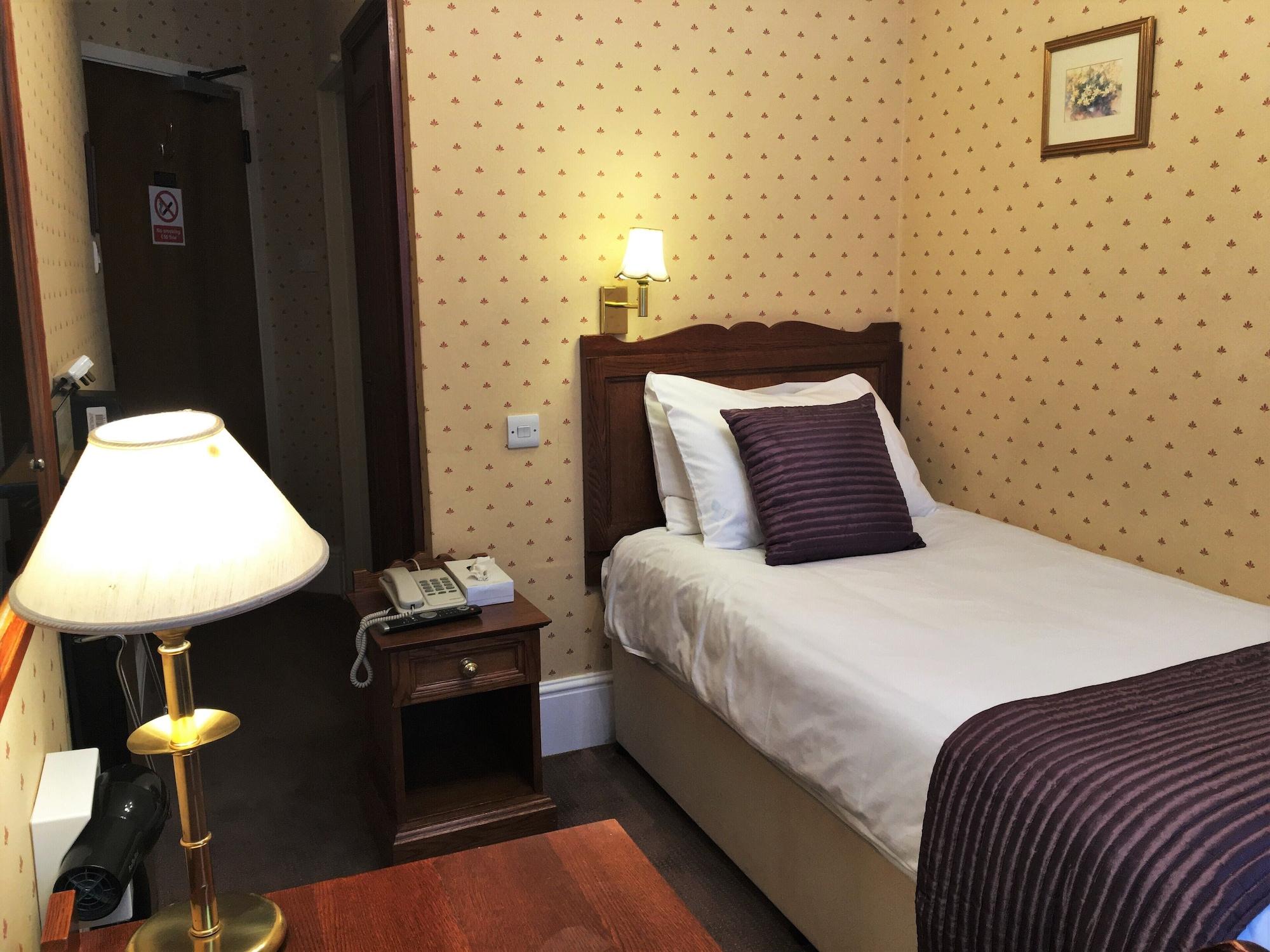 The Diplomat Hotel 3*