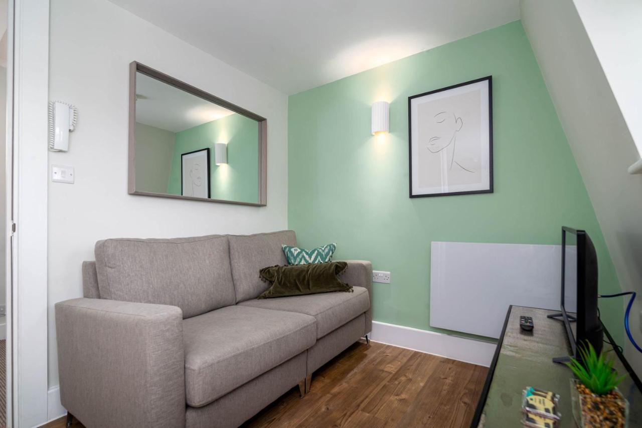 37 Doughty Street Apartment *