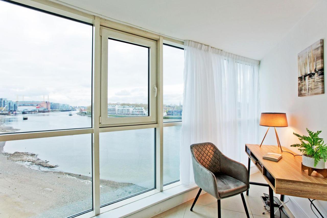 Apartment River Views London