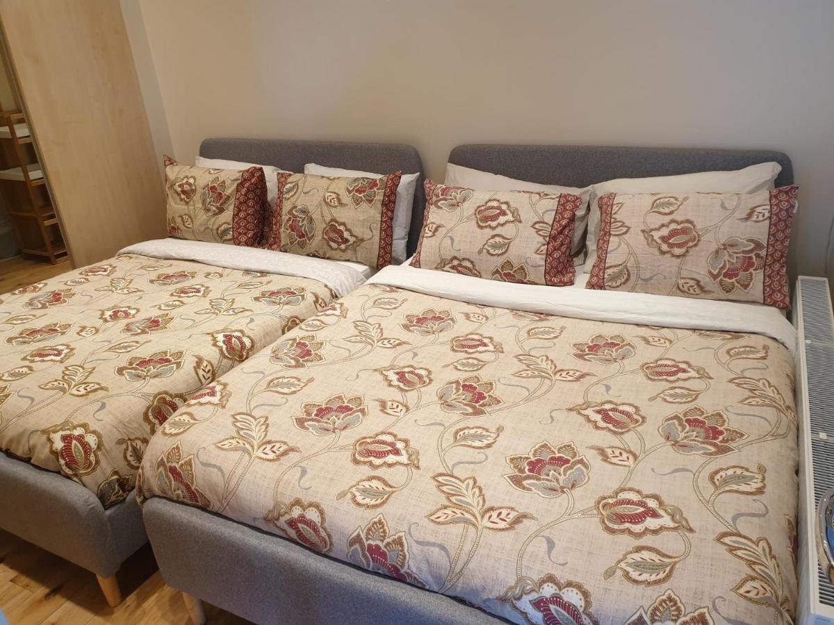 Luxury 1min Walk From Underground, With Free Parking Free Wifi Apartment *