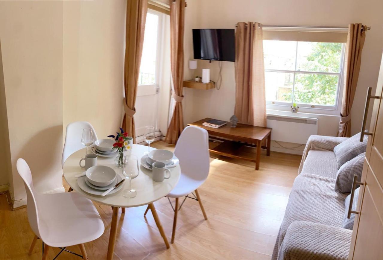 Chelsea Terrace: Traditional Flat With Balcony Apartamento